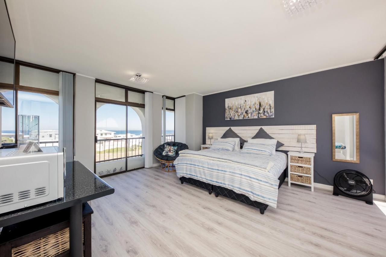 Big Blue Accommodation Bloubergstrand Exterior photo