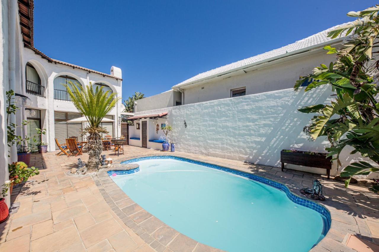 Big Blue Accommodation Bloubergstrand Exterior photo